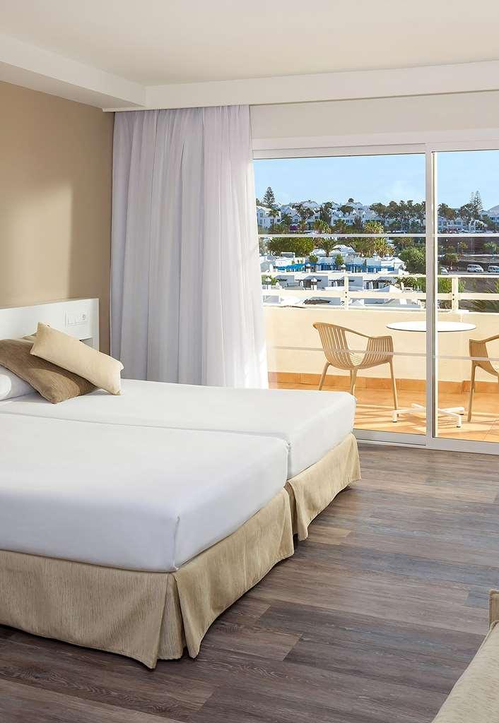 Hotel Sol Lanzarote Puerto del Carmen  Zimmer foto
