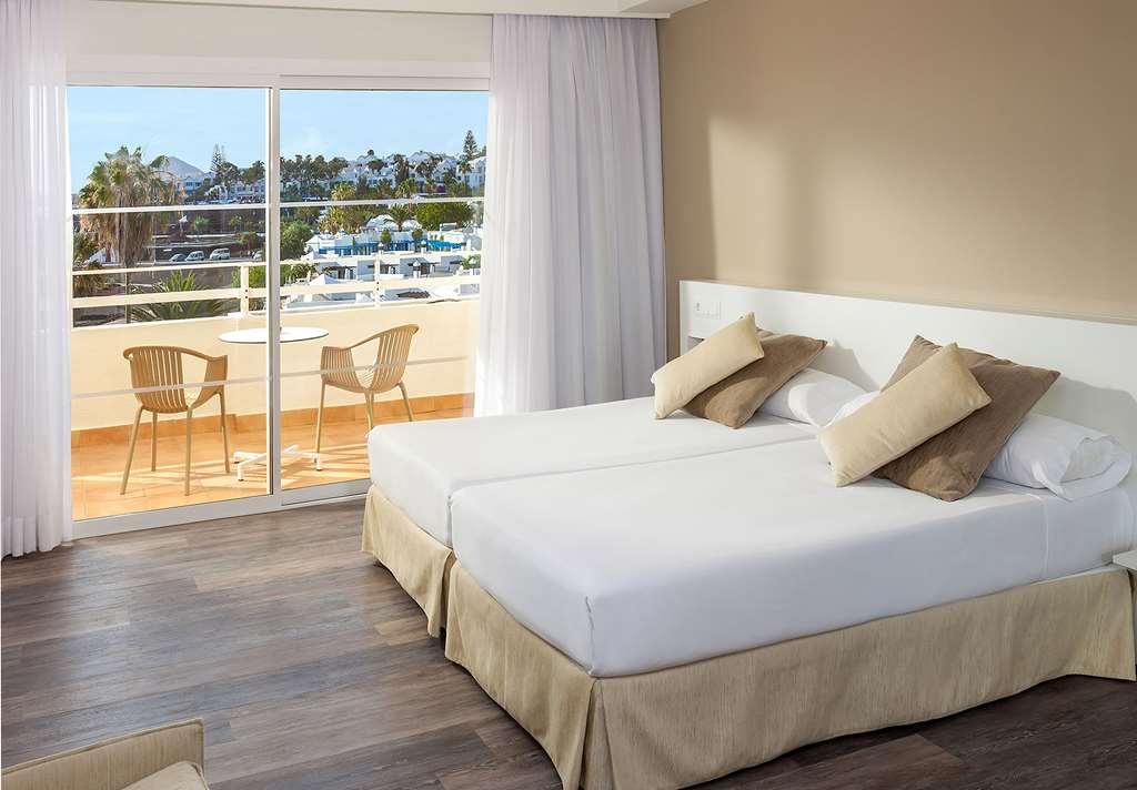Hotel Sol Lanzarote Puerto del Carmen  Zimmer foto