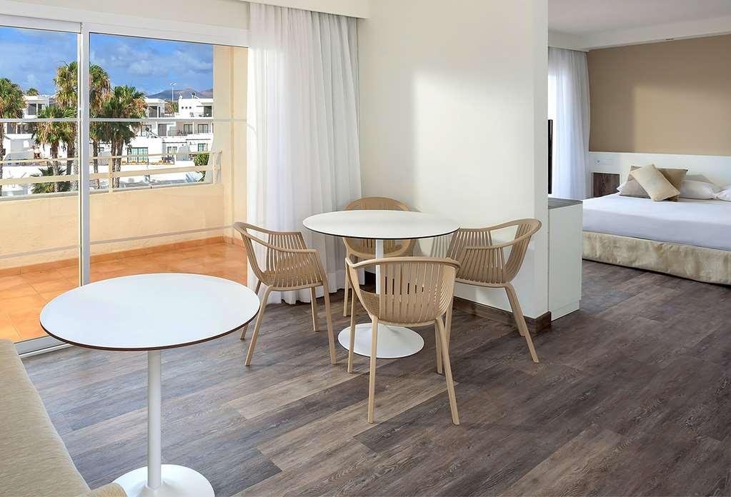 Hotel Sol Lanzarote Puerto del Carmen  Zimmer foto